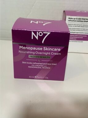 No 7 Menopause Skincare Nourishing Overnight Cream